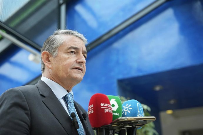El consejero de Sanidad, Presidencia y Emergencias, Antonio Sanz.