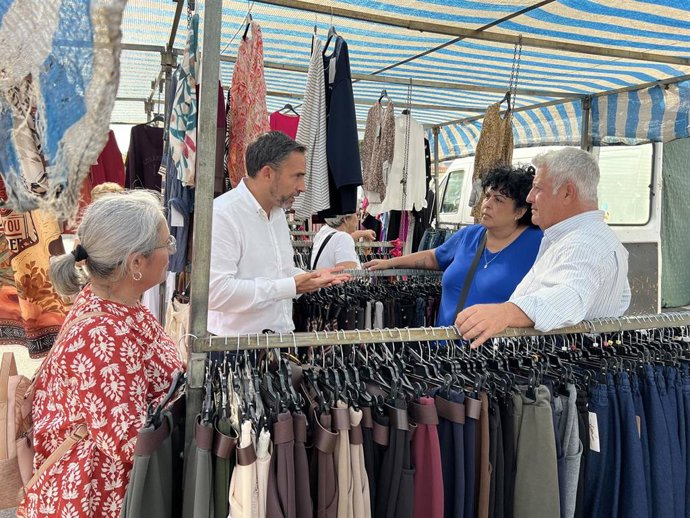 El portavoz socialista en el Ayuntamiento de Málaga, Daniel Pérez, y los concejales Salvador Trujillo y Mari Carmen Sánchez