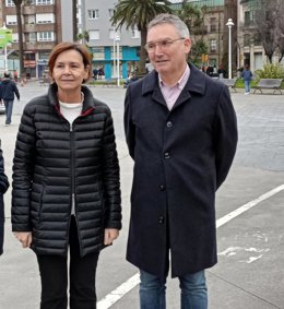 Archivo - La alcaldesa de Gijón, Carmen Moriyón (Foro), junto al edil de Infraestructuras Urbanas y Rurales, Gilberto Villoria. (Archivo)