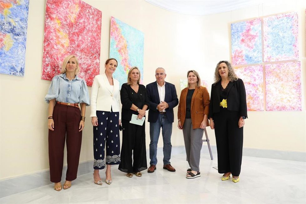 Inauguración de la exposición 'Cartografía del color', de Virginia Moreno