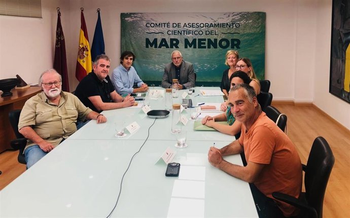 Reunión del Comité de Asesoramiento Científico, con el presidente, Ángel Pérez Ruzafa