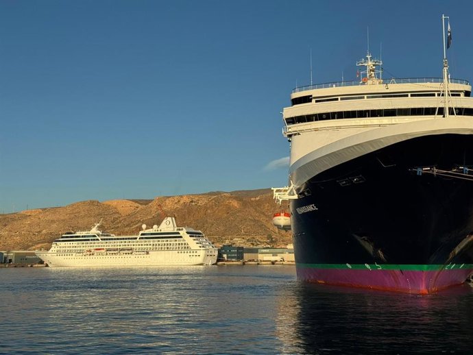 Cruceros en el Puerto de Almería.