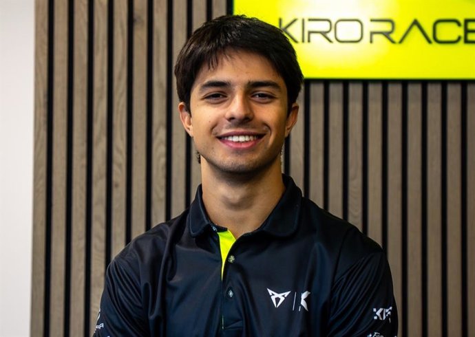 El piloto Pepe Martí, con su nuevo equipo Cupra Kiro.