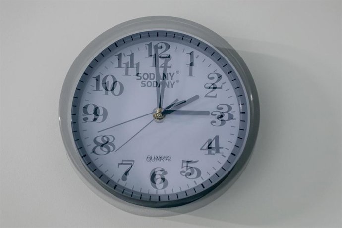 Un reloj, a 20 de octubre de 2025, en Madrid (España). 