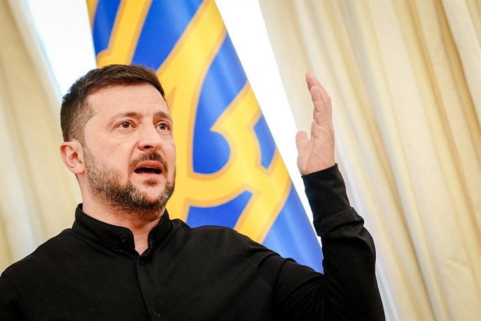 Archivo - Arquivo - 12 de junho de 2025, Ucrânia, Kiev: Volodymyr Zelensky, presidente da Ucrânia, dá uma entrevista coletiva após sua reunião com o ministro alemão da Defesa, Boris Pistorius, em Kiev. Foto: Kay Nietfeld/dpa