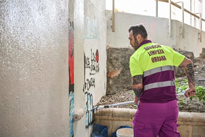 Limpieza de grafitis en Almería.