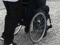 Mayores piden que la inversión de 500 millones de euros para pacientes con ELA llegue de forma "ágil" a las familias