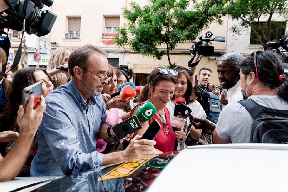 Archivo - La exconcejal socialista Leire Díez a su salida de la sede del PSOE en Ferraz, a 3 de junio de 2025, en Madrid (España). 