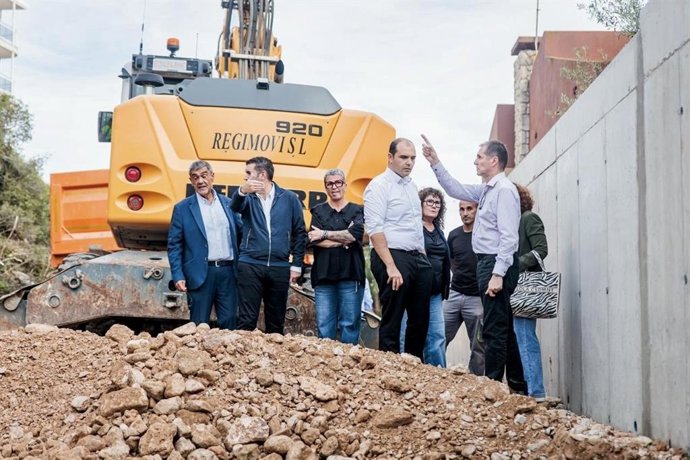 El conseller de la Presidencia de la Generalitat, Albert Dalmau, durante su visita a los municipios afectados por las riadas en Terres de l'Ebre (Tarragona)