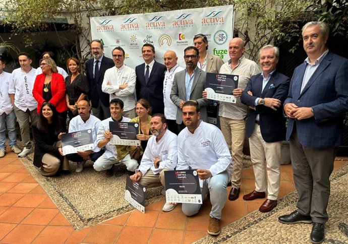 Autoridades y ganadores del concurso del Córdoba Califato Gourmet.