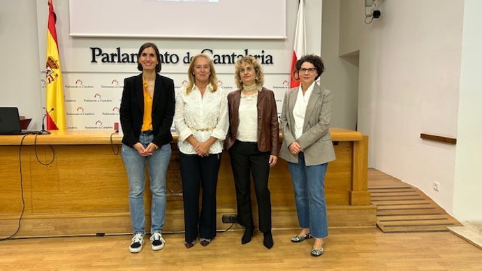 Comienza el Encuentro de Historia de Cantabria en el Parlamento para acercar las últimas investigaciones a la sociedad