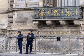 October 20, 2025, Paris, France, France: Paris, France October 20, 2025 - People walk past the Louvre Museum. France's Culture Minister, Rachida Dati, announced the closure of the world-famous art museum on X due to the robbery taking place just after the