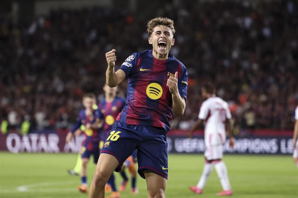 Fermín López celebra un gol ante el Olympiacos.