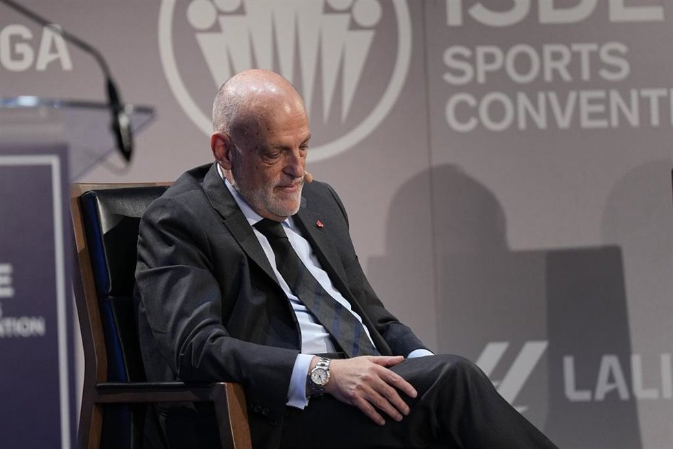 Archivo - El presidente de LaLiga, Javier Tebas, durante una charla