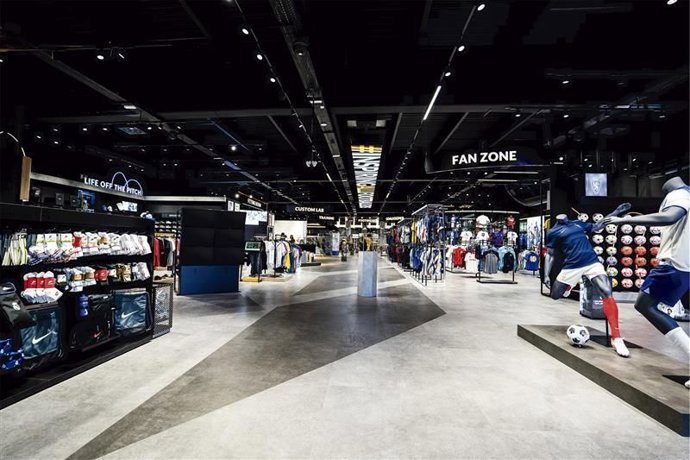 Tienda de Fútbol Emotion en Parque Oeste