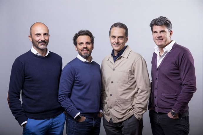Hlpy Founders
