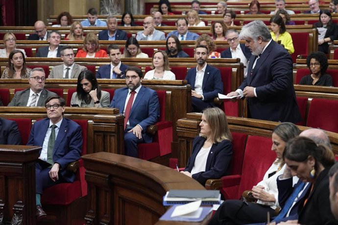 El portavoz de Junts en el parlament de Catalunya, Albert Batet, durante un pleno en el Parlament de Catalunya, a 22 de octubre de 2025, en Barcelona, Catalunya (España)