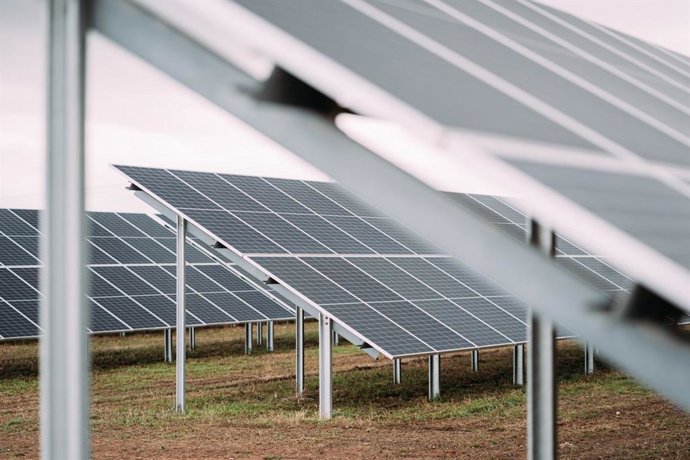 Planta fotovoltaica de la cooperativa SomEnergia en Cartagena.