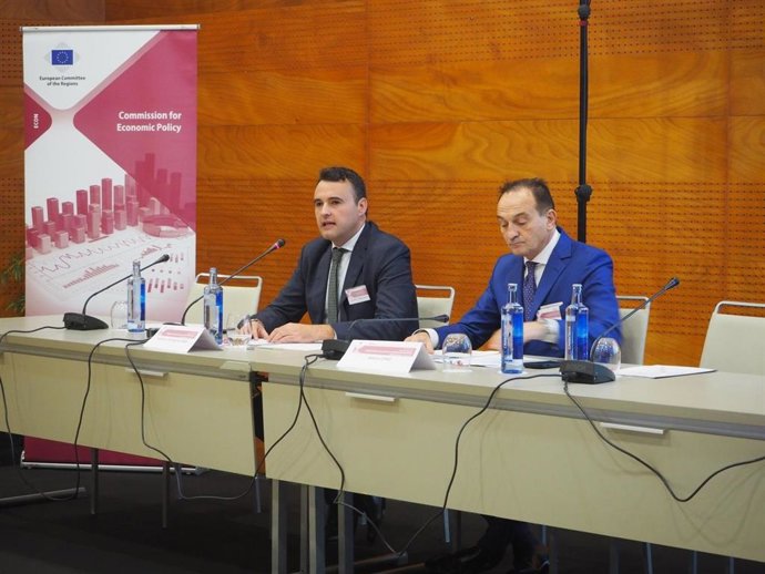 El Consejero de  Hacienda, Guillermo Peláez, participa en la jornada Forjando Futuro, en Avilés