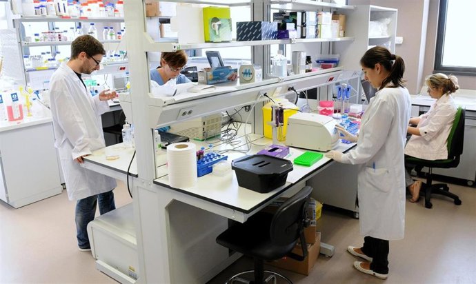 Archivo - Equipo de investigación de la UC