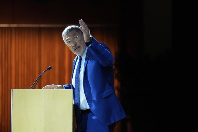 Archivo - El conseller d'Empresa i Treball de la Generalitat, Miquel Sàmper