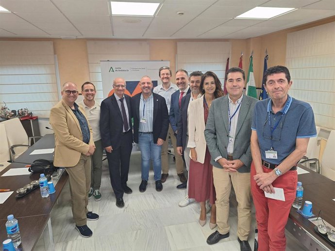 El 061 recibe la visita del equipo de gestión de la Facultad de Medicina de Málaga