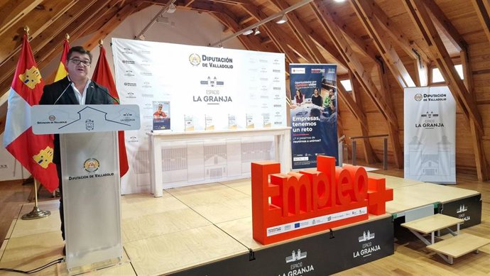 El presidente provincial de Cruz Roja en Valladolid, Juan José Zancada, durante su intervención en el X Encuentro de Mercados Inclusivos.