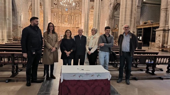 Los técnicos de la Dirección General de Patrimonio Cultural han visitado este miércoles la Catedral de Barbastro, junto a representantes del Ayuntamiento y el Obispado, con motivo del inicio de las obras.
