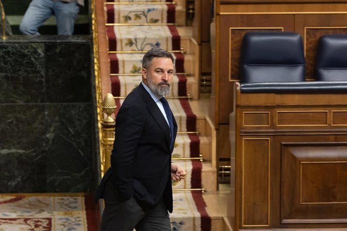 El presidente de VOX, Santiago Abascal, durante una sesión plenaria en el Congreso de los Diputados, a 21 de octubre de 2025, en Madrid (España). 