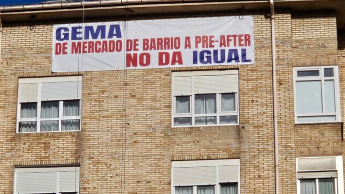 Pancarta contra el McDonald's de Puertochico.