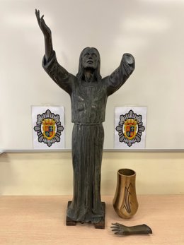 Identificado en Palencia con una carretilla en la que transportaba una talla de cristo hurtada de una tumba.