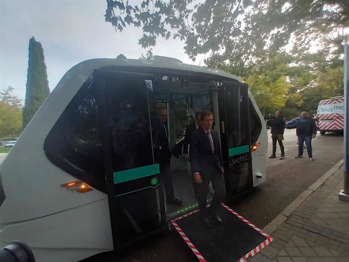 Más de 2.600 usuarios han subido al bus autónomo y el siguiente paso serán buses que puedan ir a cocheras sin conductor