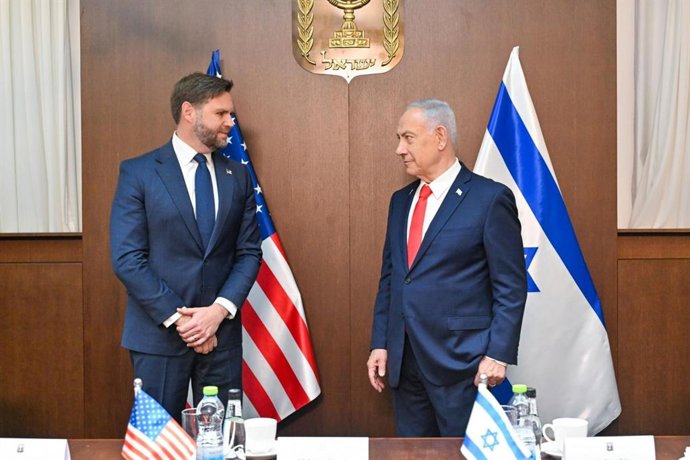 O vice-presidente dos EUA, JD Vance, com o primeiro-ministro israelense, Benjamin Netanyahu.