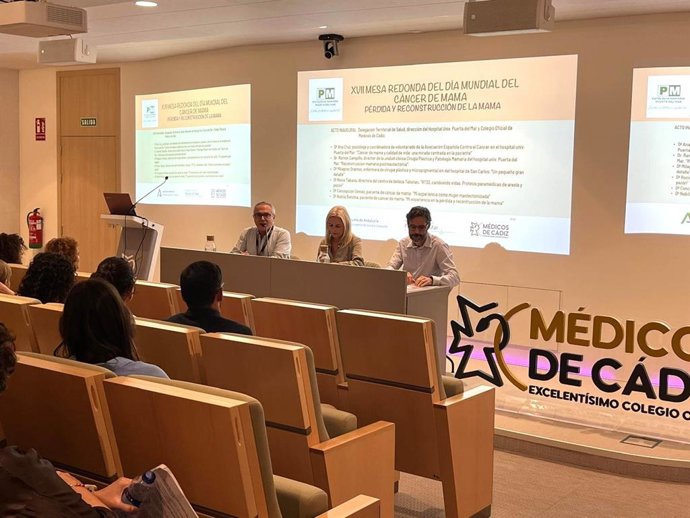 Mesa redonda de la Unidad de Patología Mamaria del Hospital Puerta del Mar de Cádiz con motivo del Día Mundial del Cáncer de Mama