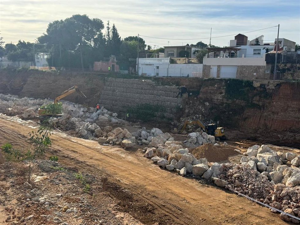 Obras de encauzamiento del barranco de lHorteta a su paso por Torrent (Valencia)