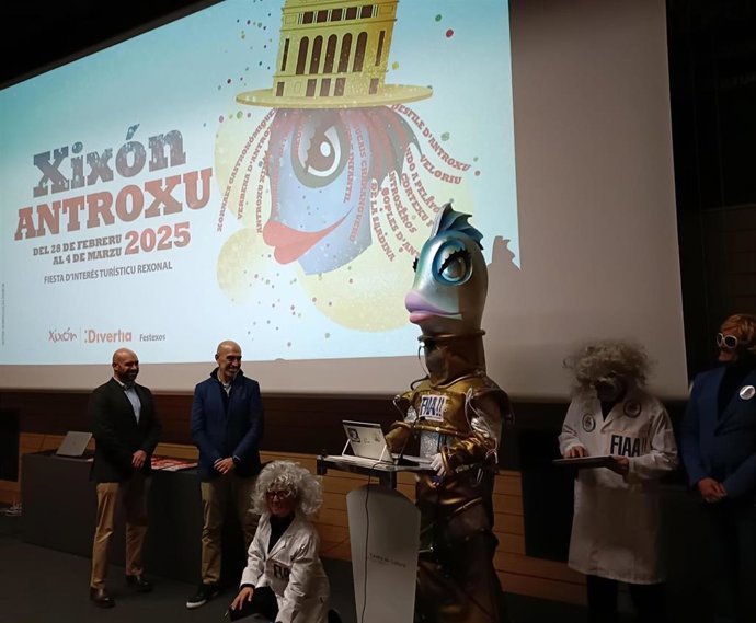 Archivo - La sardina 'María Bluetooth', en la presentación del Antroxu de Xixón 2025, en la antigua Escuela de Comercio. (Archivo)