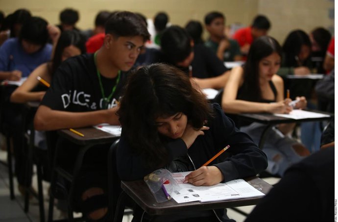Gobierno federal dispersa becas Benito Juárez y “Jóvenes escribiendo el futuro” en Jalisco