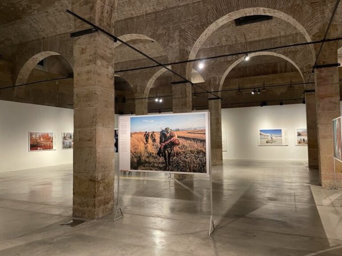 Archivo - El antiguo depósito de aguas acoge la muestra de World Press Photo