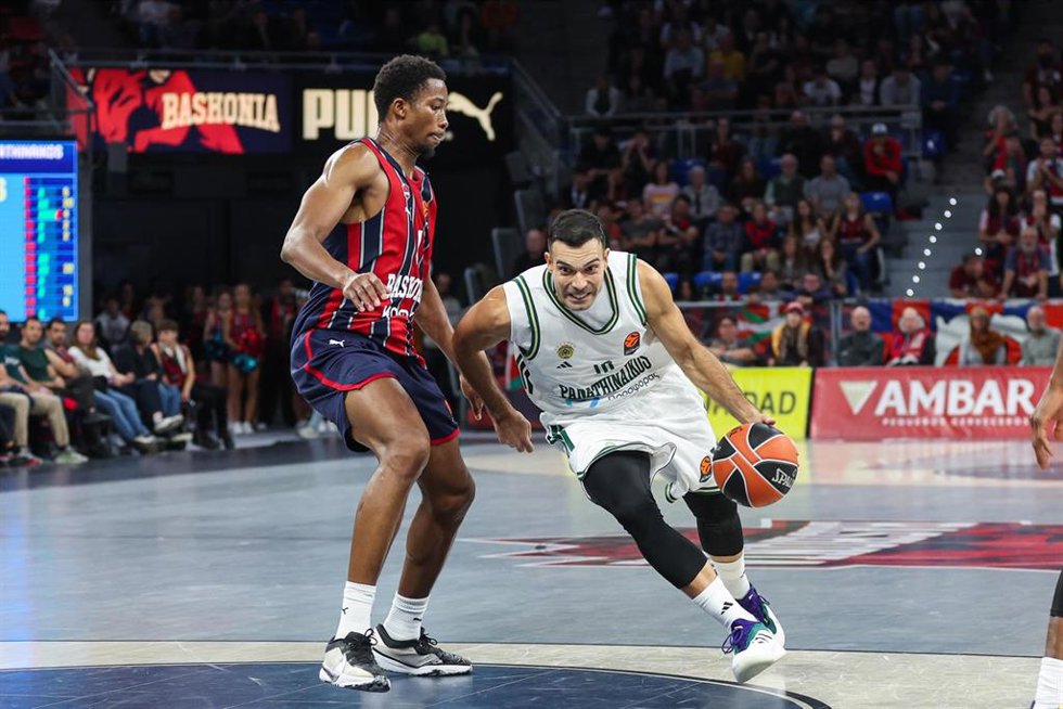 El jugador de Baskonia Mamadi Diakite, durante el partido contra el Panathinaikos griego en la Euroliga.