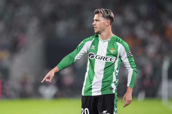 Archivo - Giovani Lo Celso of Real Betis looks on during the Spanish league, LaLiga EA Sports, football match played between Real Betis and Real Sociedad at La Cartuja stadium on September 19, 2025, in Sevilla, Spain.