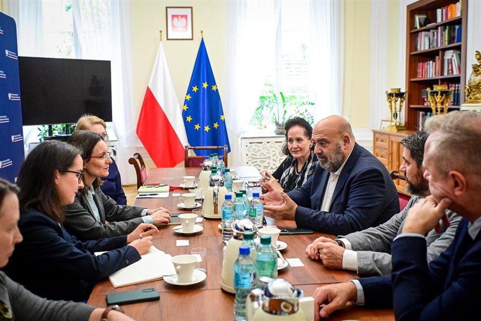 El alcalde de Palma, Jaime Martínez, en una reunión con representantes del Ministerio de Cultura y Patrimonio del Gobierno polaco.