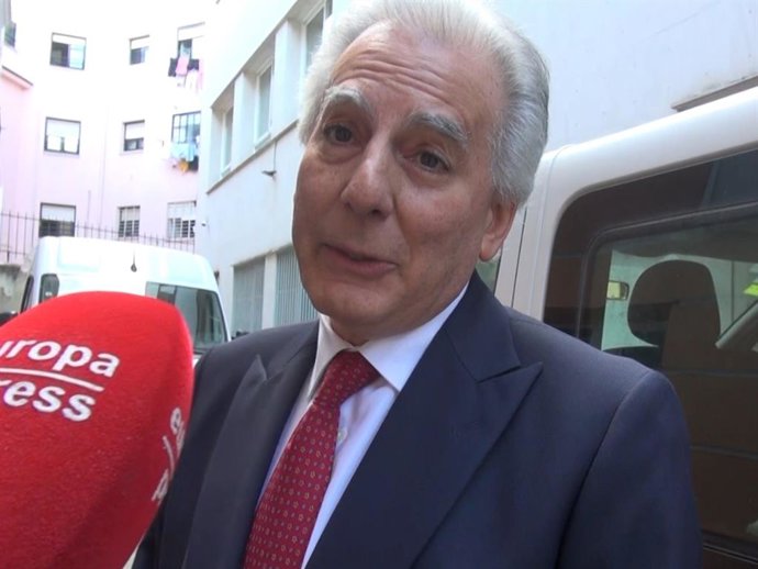 ÁLVARO VARGAS LLOSA