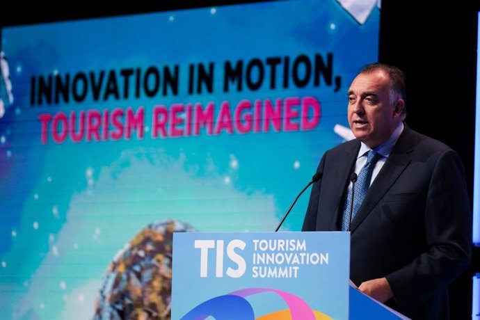 El consejero de Turismo y Andalucía Exterior de la Junta de Andalucía, Arturo Bernal, en el Tourism Innovation Summit (TIS) en Sevilla.
