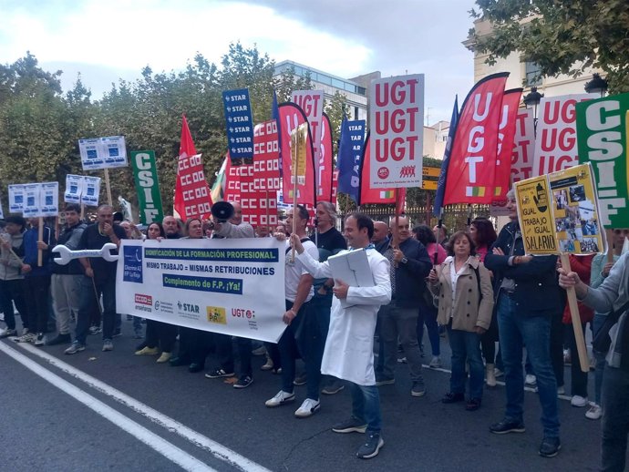 Profesores FP de especialidades singulares reclaman igualdad con el resto; "Al mismo trabajo, mismo sueldo"
