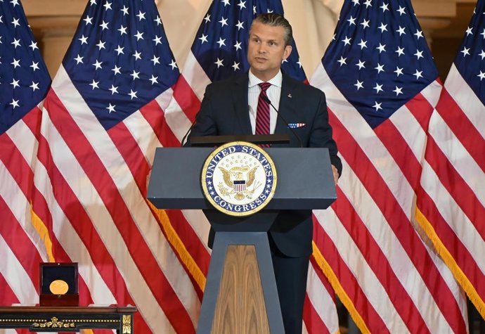 Archivo - Arquivo - 3 de setembro de 2025, Washington, Distrito de Columbia, EUA: O secretário de Defesa dos Estados Unidos, Pete Hegseth, faz comentários durante a cerimônia de entrega da Medalha de Ouro do Congresso em homenagem aos homens afro-american