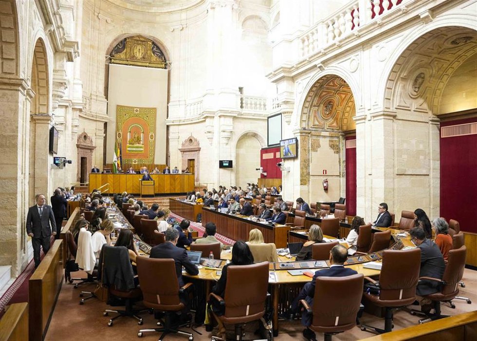 Debate sobre sanidad en el Pleno del Parlamento andaluz.