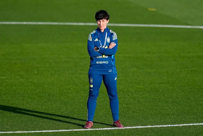 Sonia Bermúdez durante un entrenamiento con la selección femenina en la Ciudad del Fútbol de Las Rozas