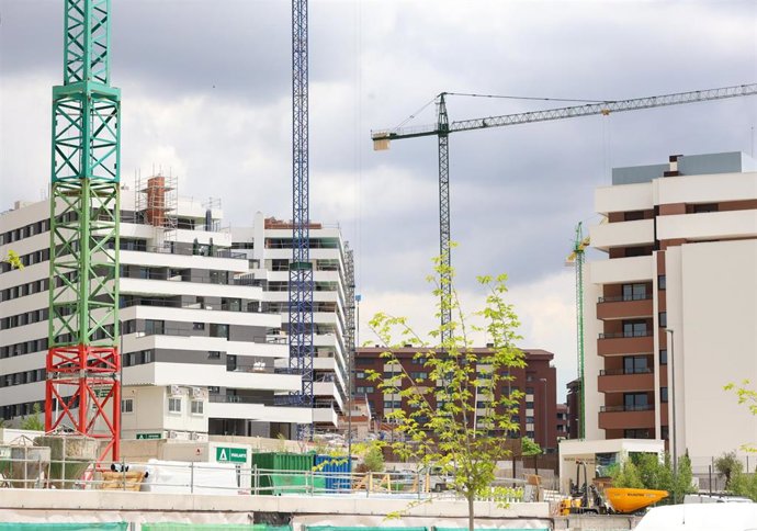 Archivo - Edificación de viviendas