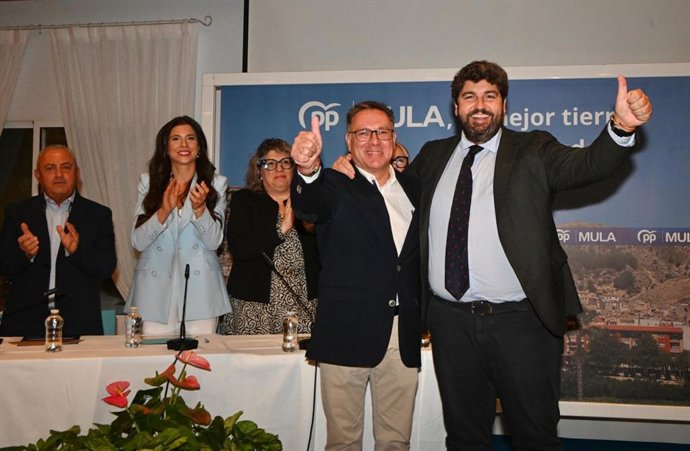 El presidente del PP de la Región de Murcia, Fernando López Miras, y el recién elegido presidente del partido en Mula, Francisco Pastor fue elegido