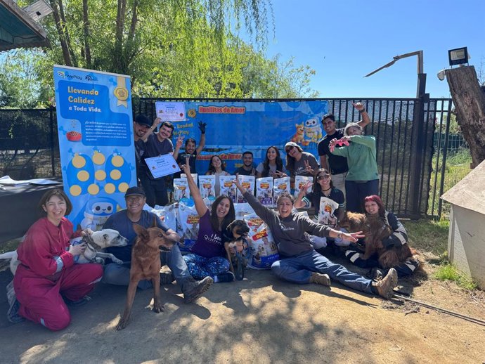WePlay Teams Up with Chilean Charity to Launch "Paws for Love" Campaign for International Dog Day
